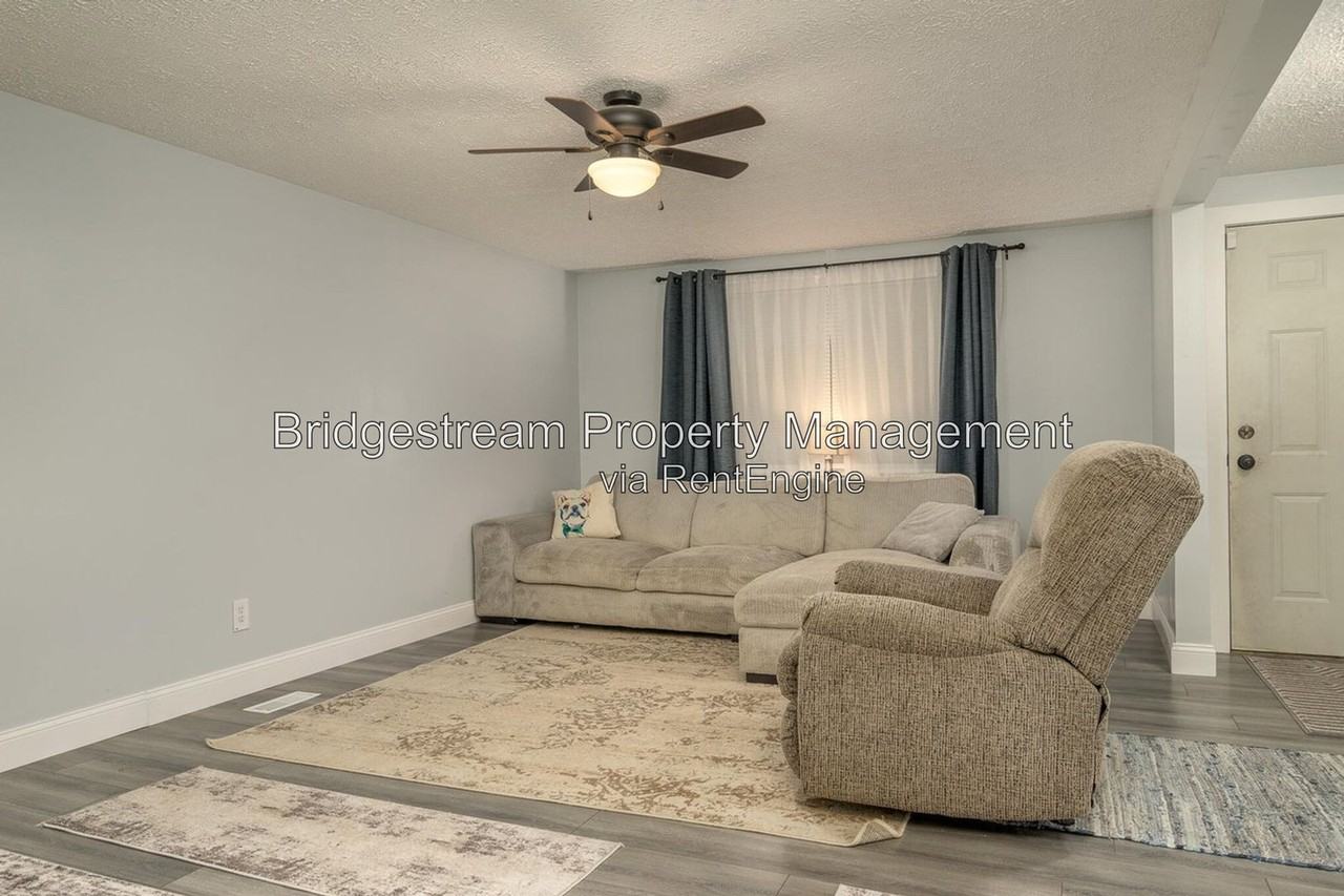 5209 Pitcairn Rd - Photo 3 of 19