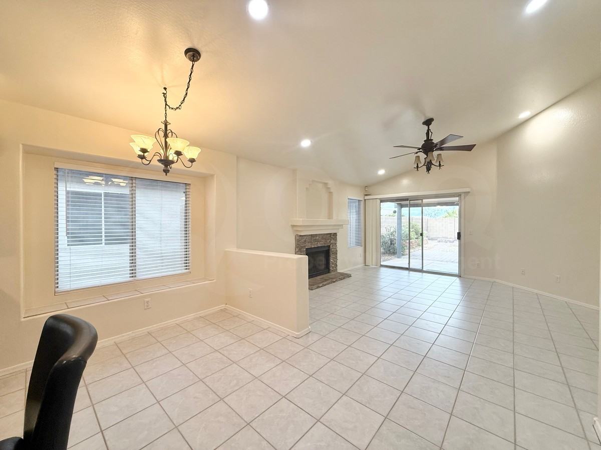 2125 E Rosemonte Dr - Photo 5 of 24