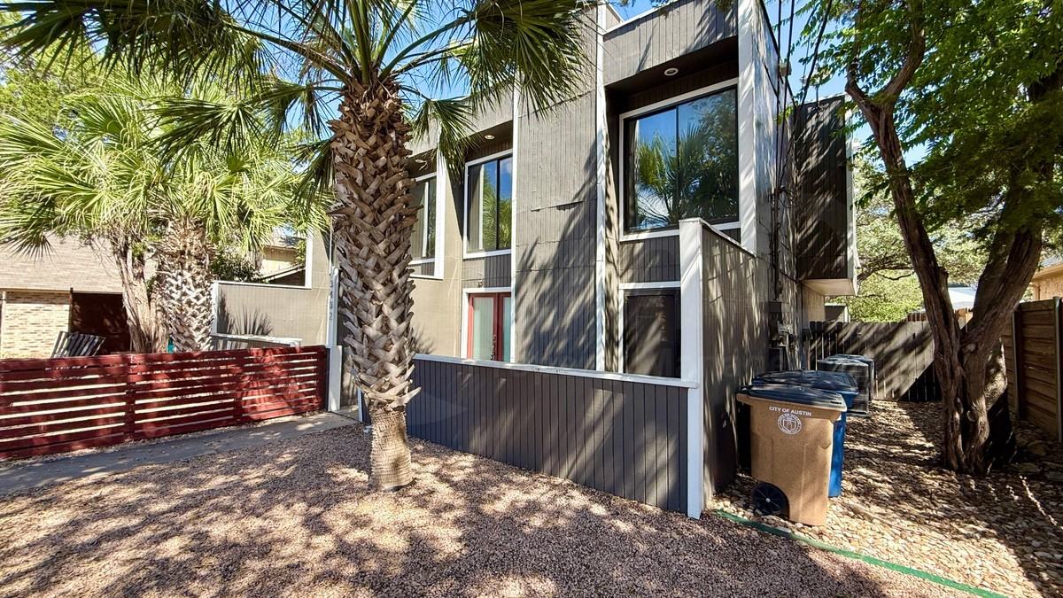 3402 Blumie St #B - Photo 2 of 14