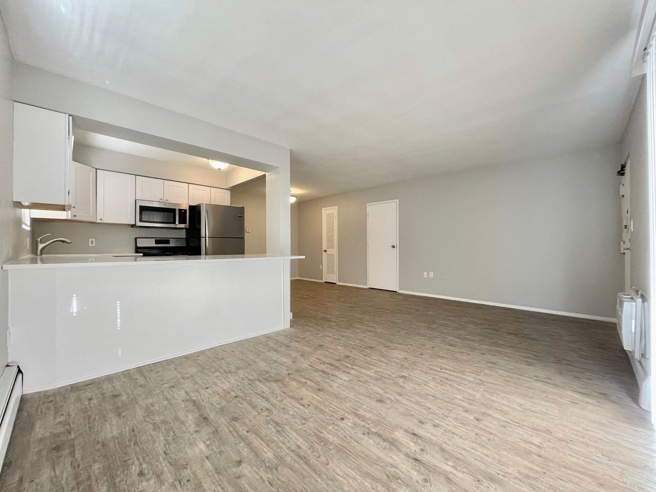 509 Knapp St Ne #1 - Photo 7 of 18