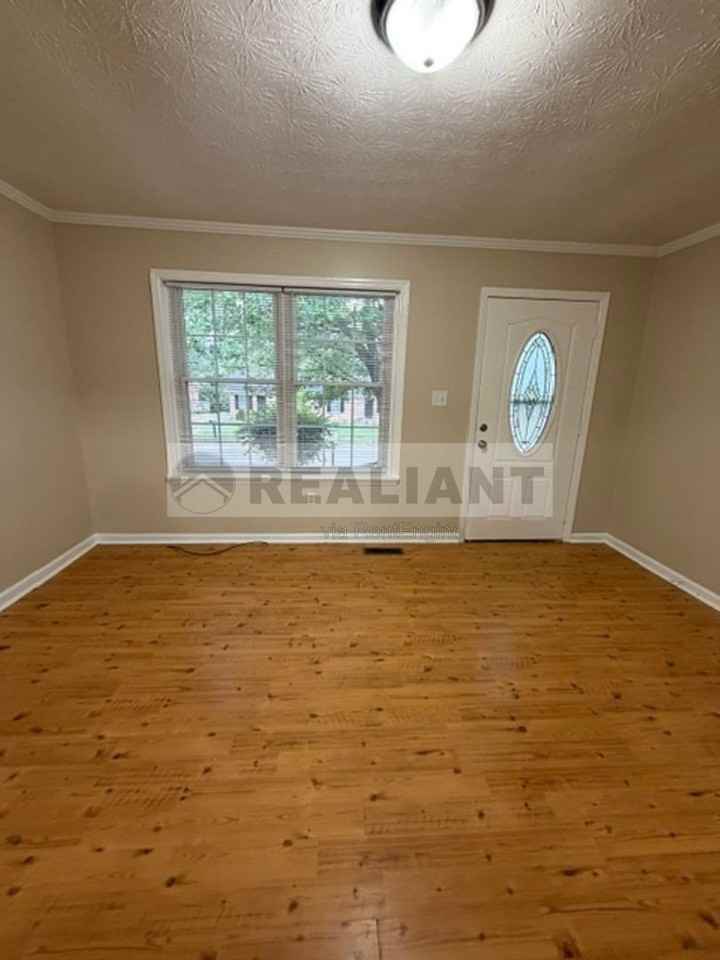 112 Birch Dr - Photo 3 of 19