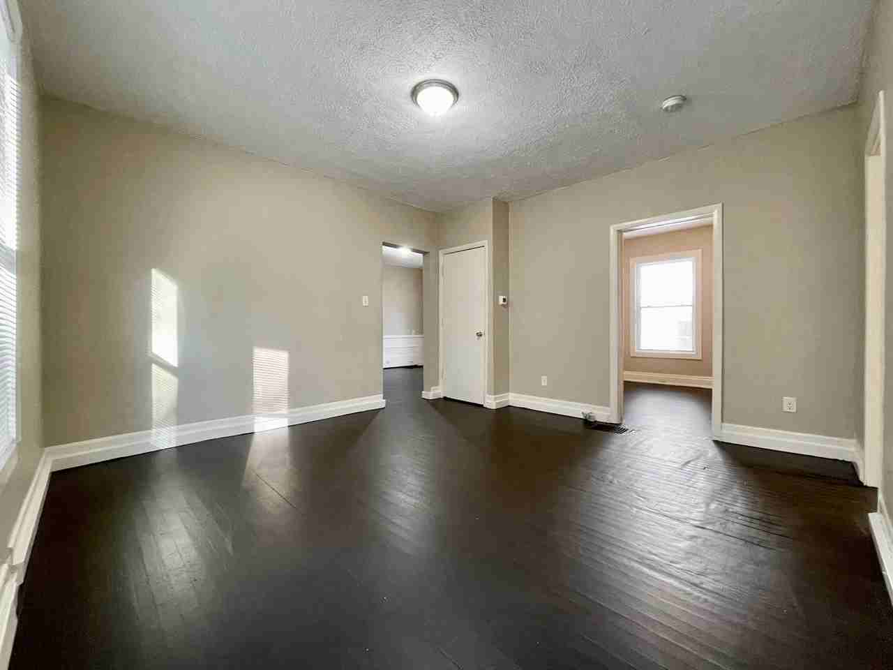 611 Prospect Ave Ne - Photo 5 of 16