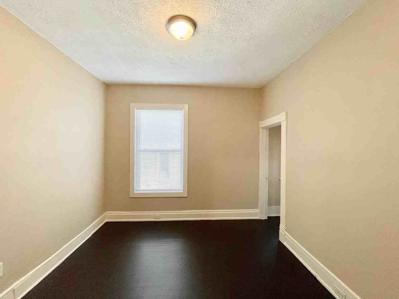 611 Prospect Ave Ne - Photo 7 of 16