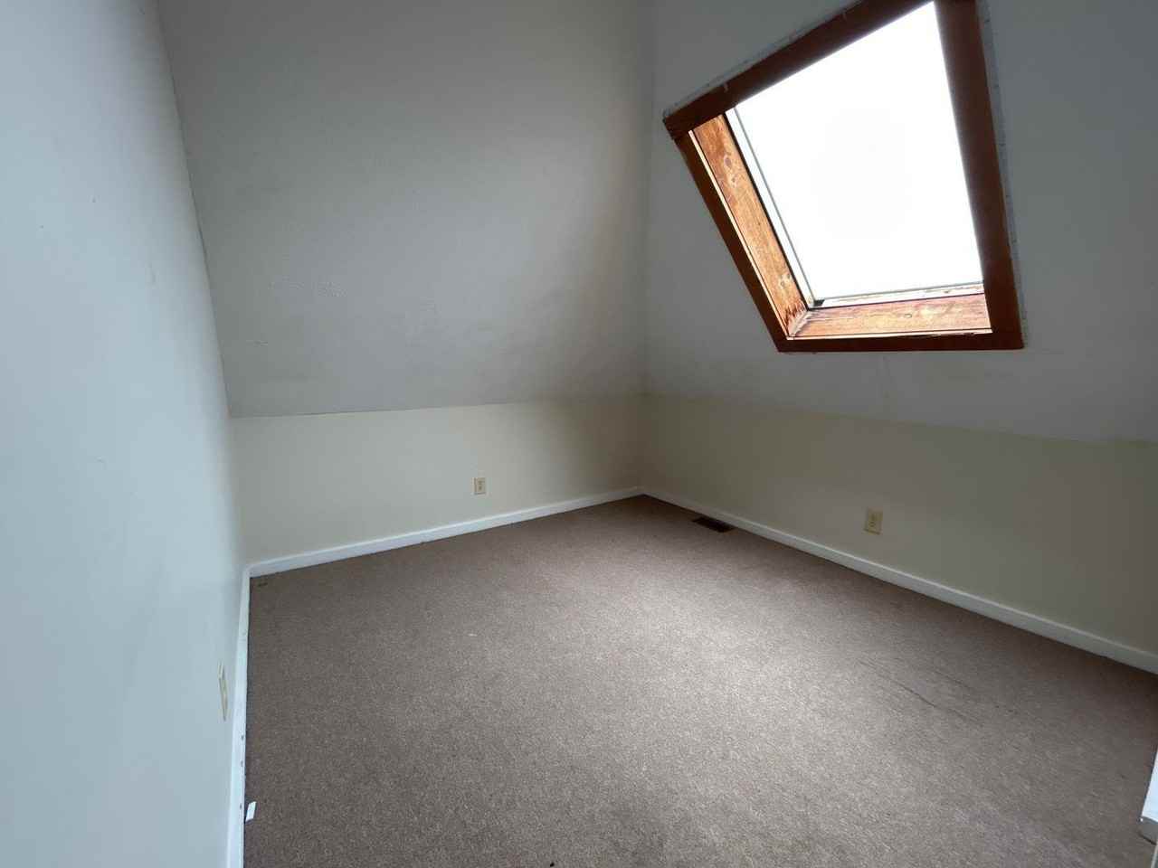 1385 Indianola Ave - Photo 3 of 9