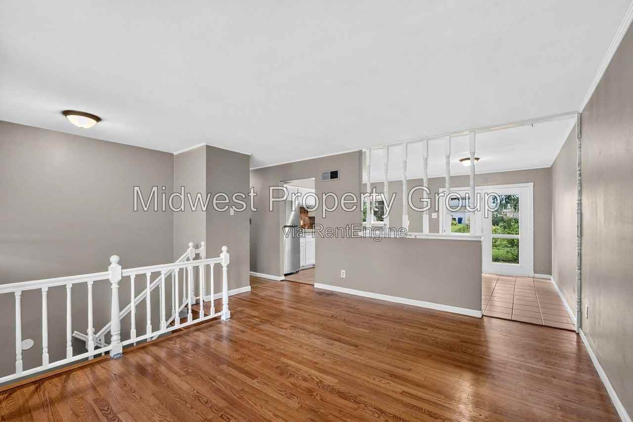 1890 Bobbinray Ave - Photo 6 of 26