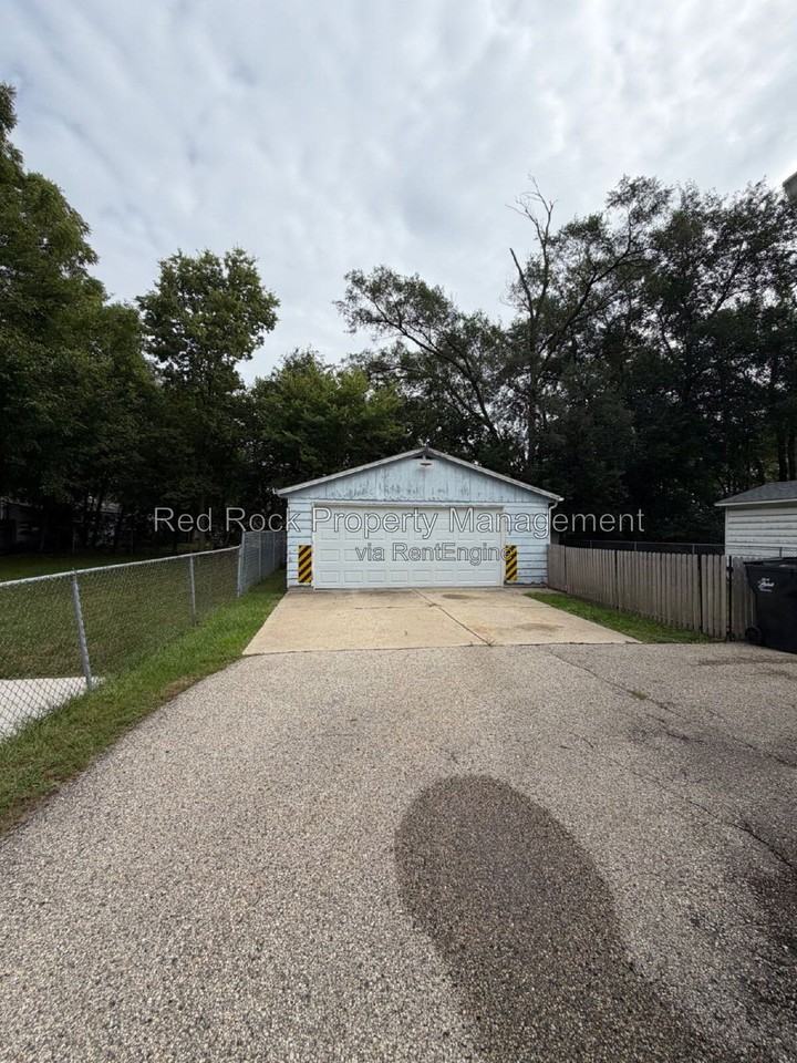 1837 Wisconsin Ave - Photo 2 of 14