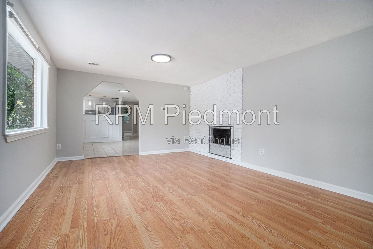 261 Holly Rd Nw - Photo 2 of 27