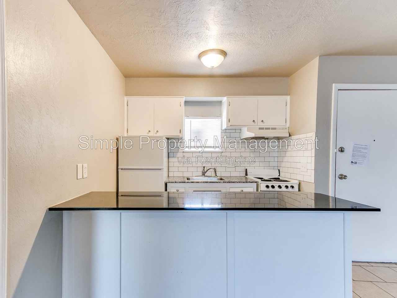 2748 Nw 23rd St #7 - Photo 6 of 12