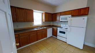 1373 Summit St - Photo 1 of 1
