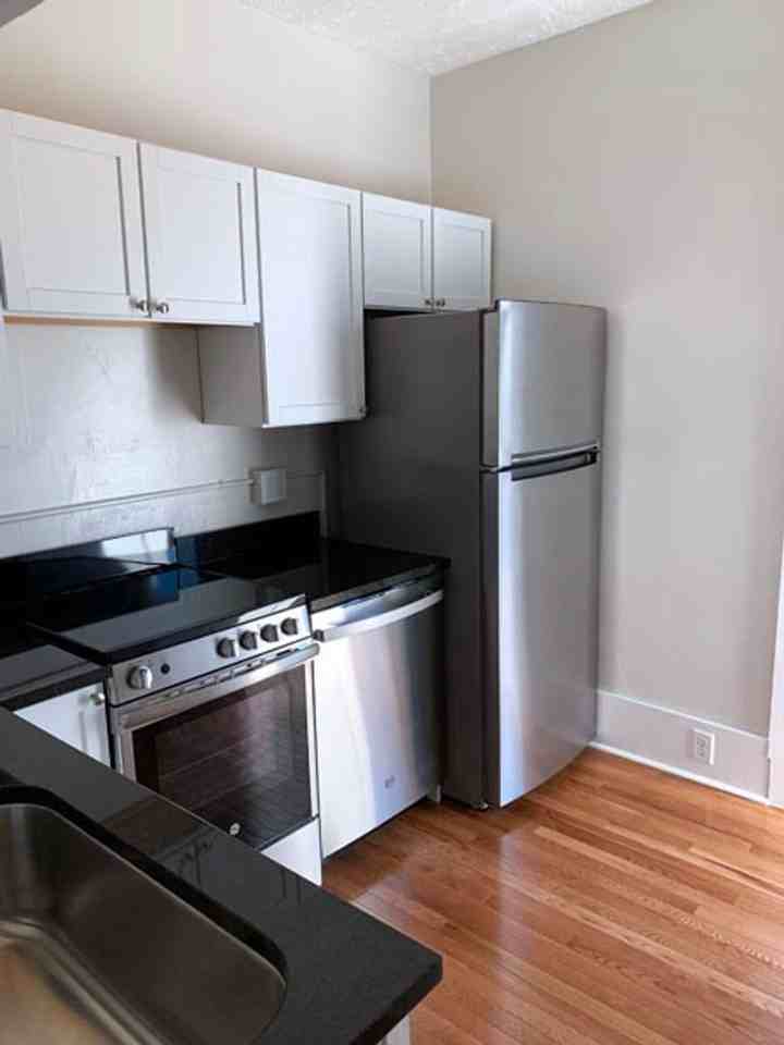2351 1/2 N High St - Photo 3 of 21