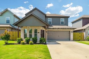 3207 Sw Hillstone Ave - Photo 1 of 1