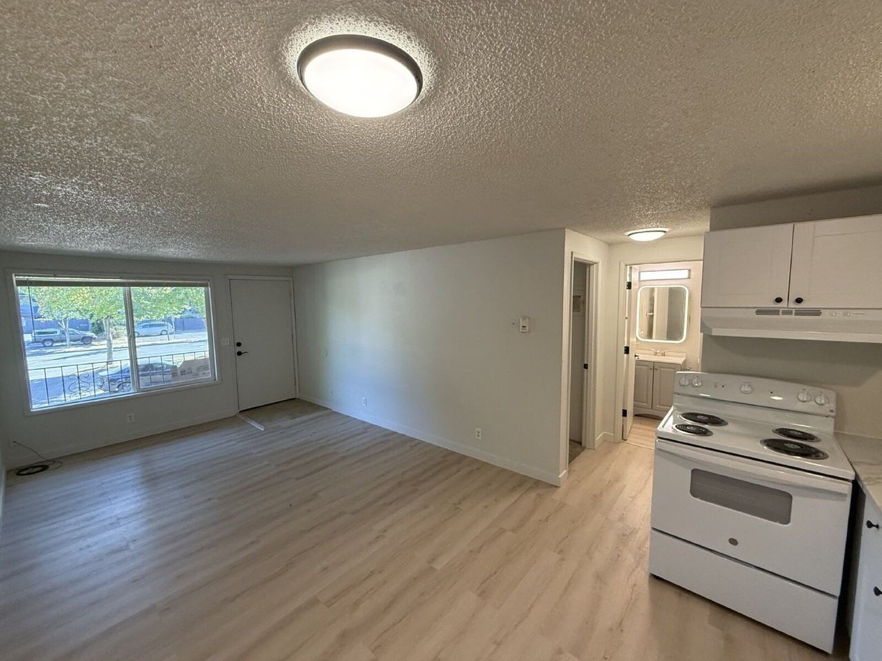 1005 W 7th Ave #6 - Photo 7 of 9
