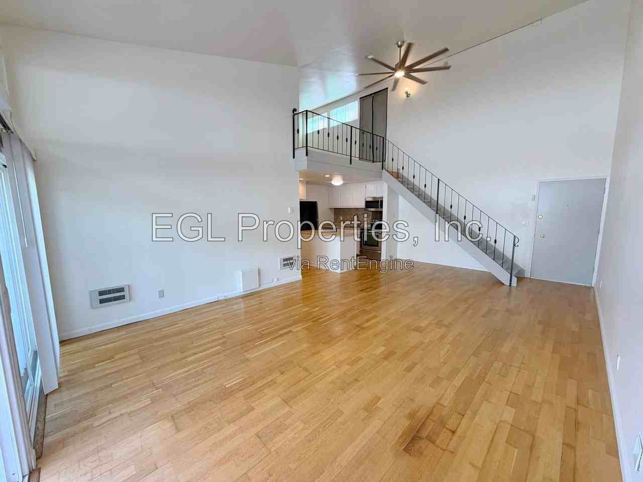 601 S Prospect Ave #304 - Photo 3 of 19