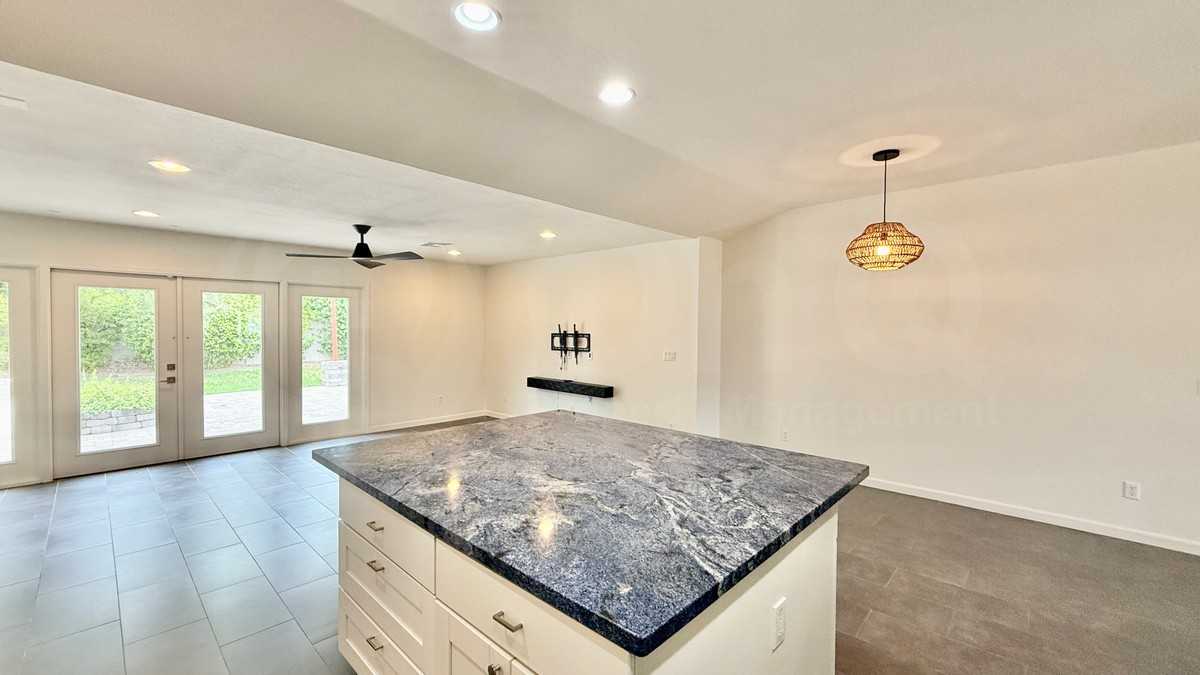 4126 N 44th Pl - Photo 5 of 23