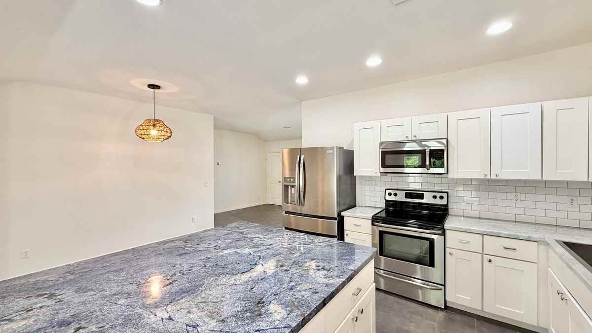 4126 N 44th Pl - Photo 6 of 23