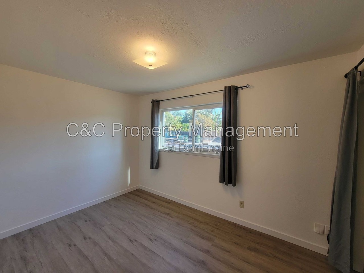 41039 Lincoln St - Photo 7 of 10