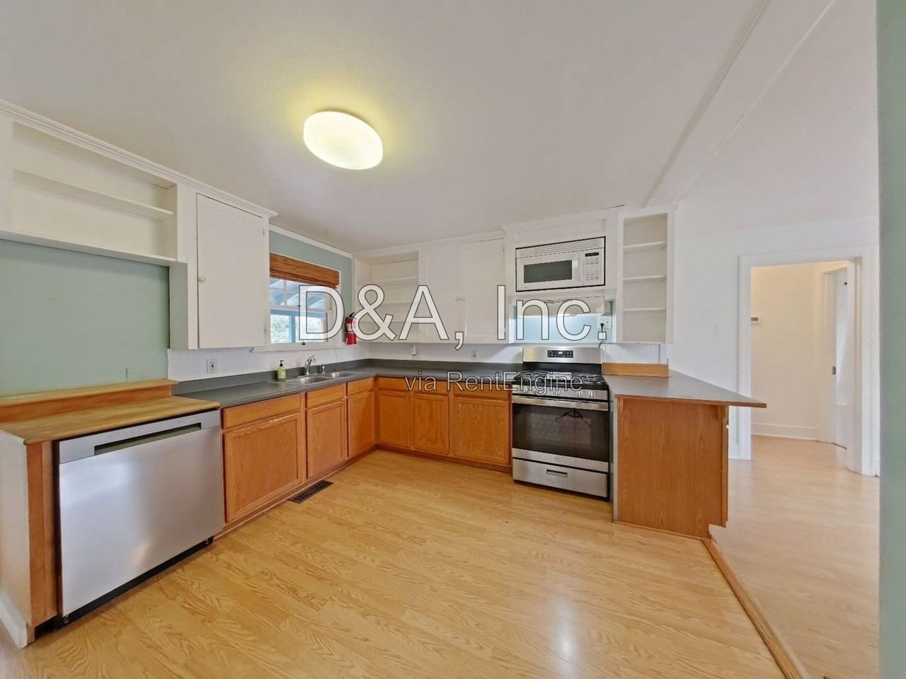 720 Sw 5th St - Photo 3 of 12
