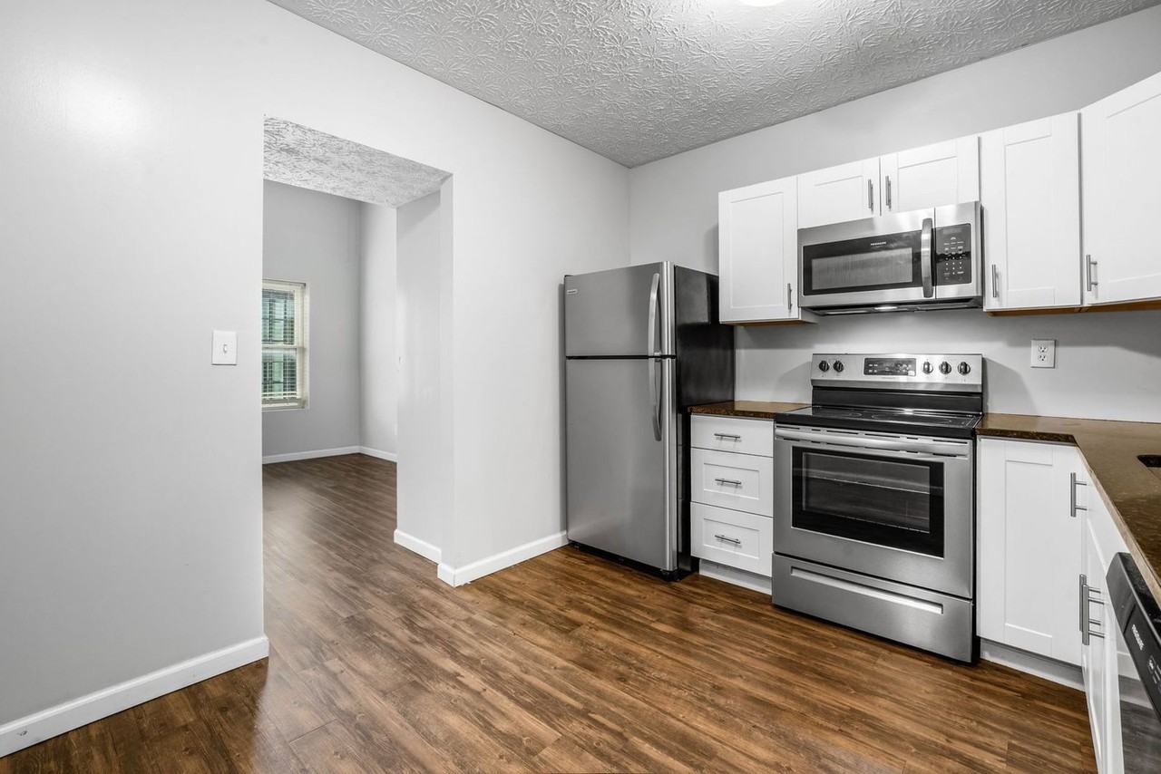 1661 N Pearl St - Photo 6 of 21