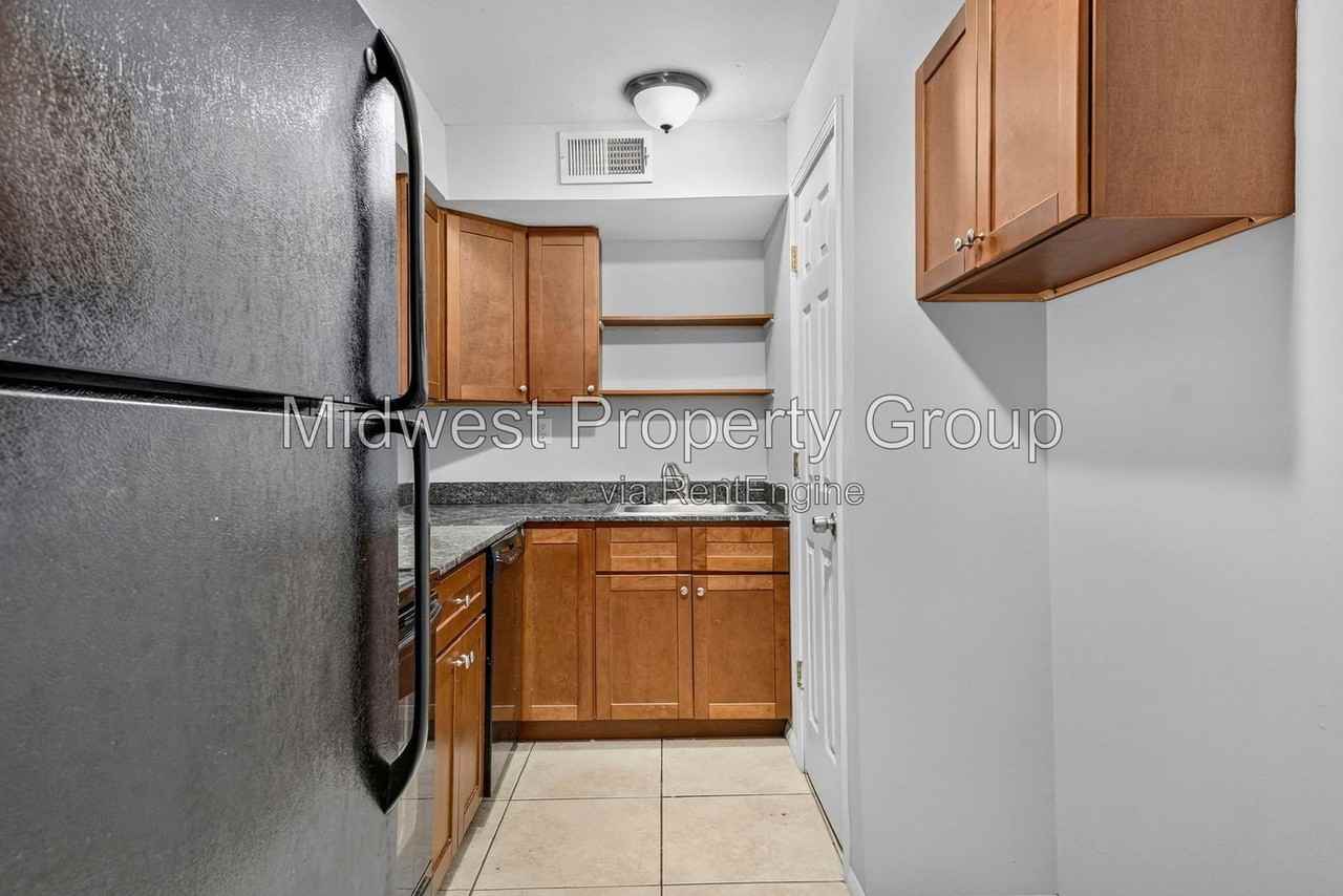2501 S Big Bend Blvd #11 - Photo 5 of 17