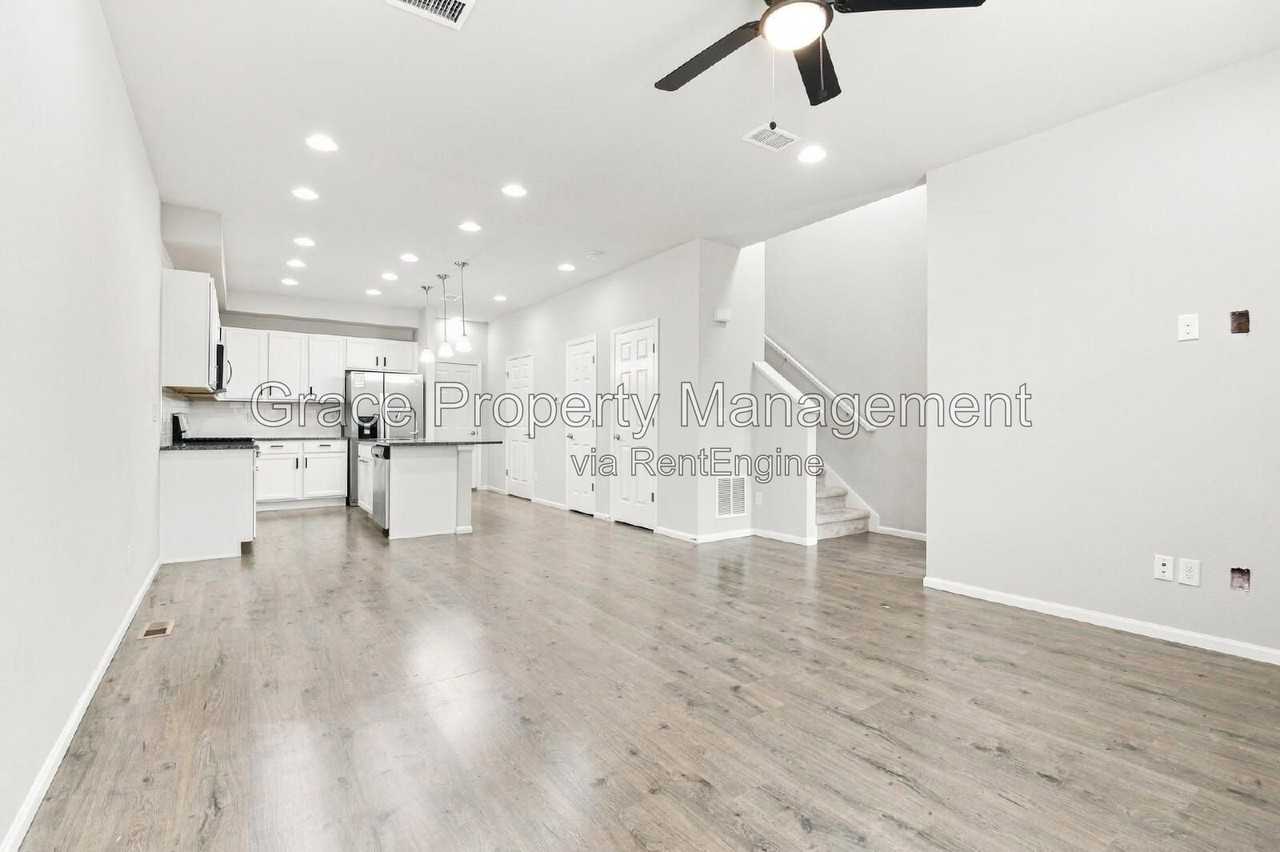 16121 E 47th Pl - Photo 4 of 17