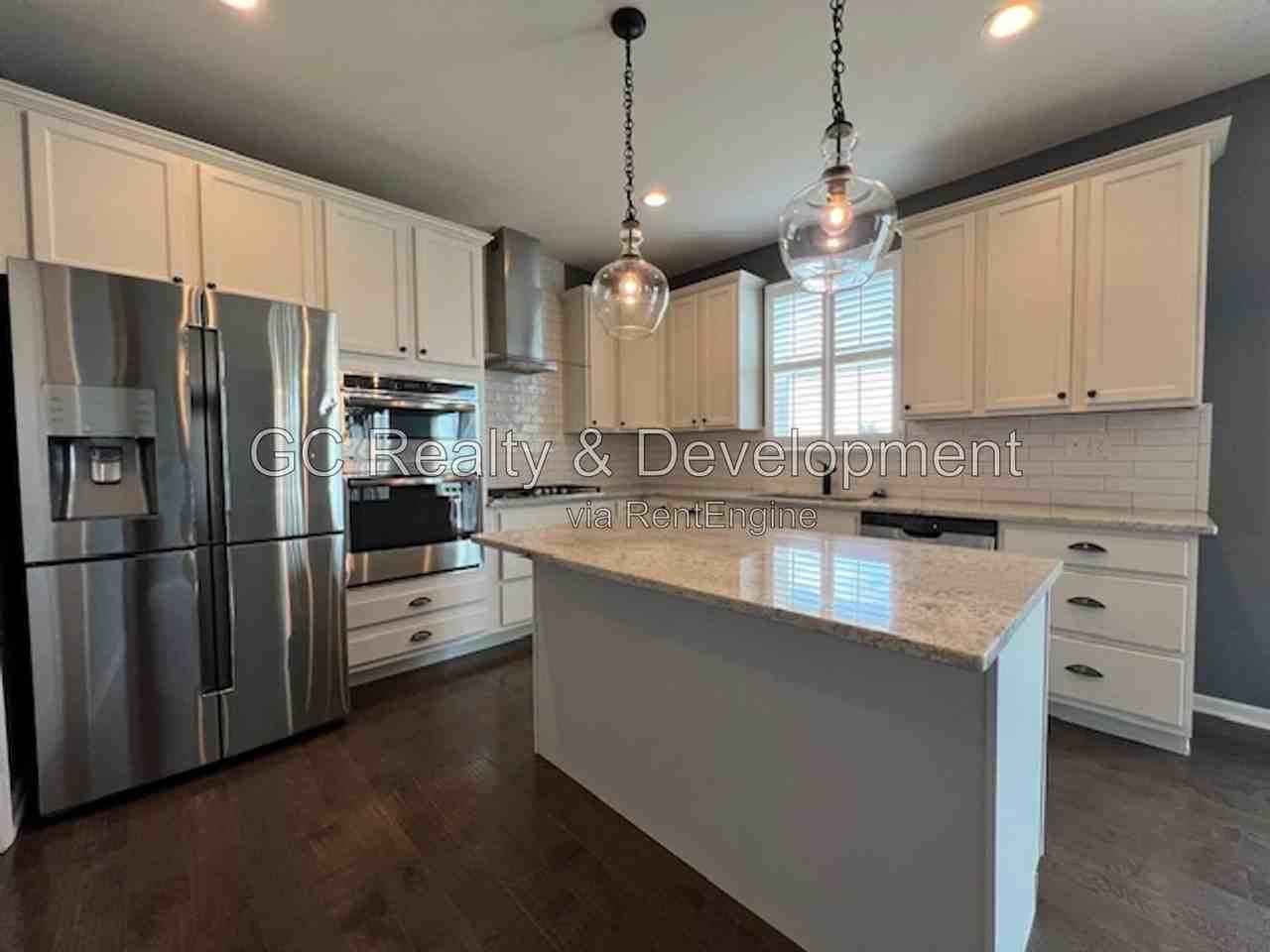 846 Harwood Ave - Photo 7 of 38