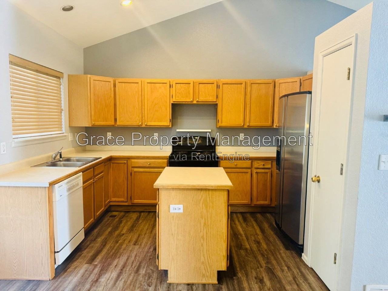 13560 Garfield St - Photo 5 of 17
