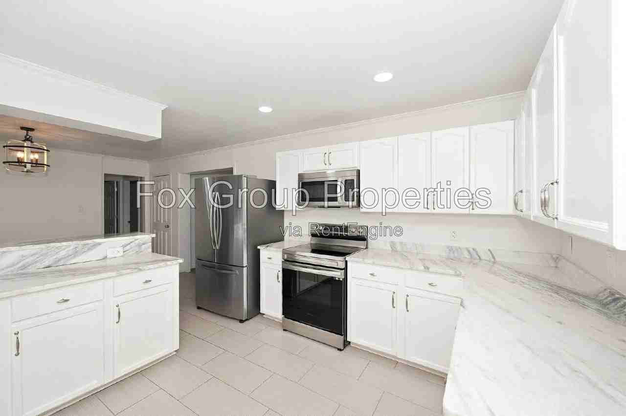 513 Weathers Creek Rd - Photo 7 of 18
