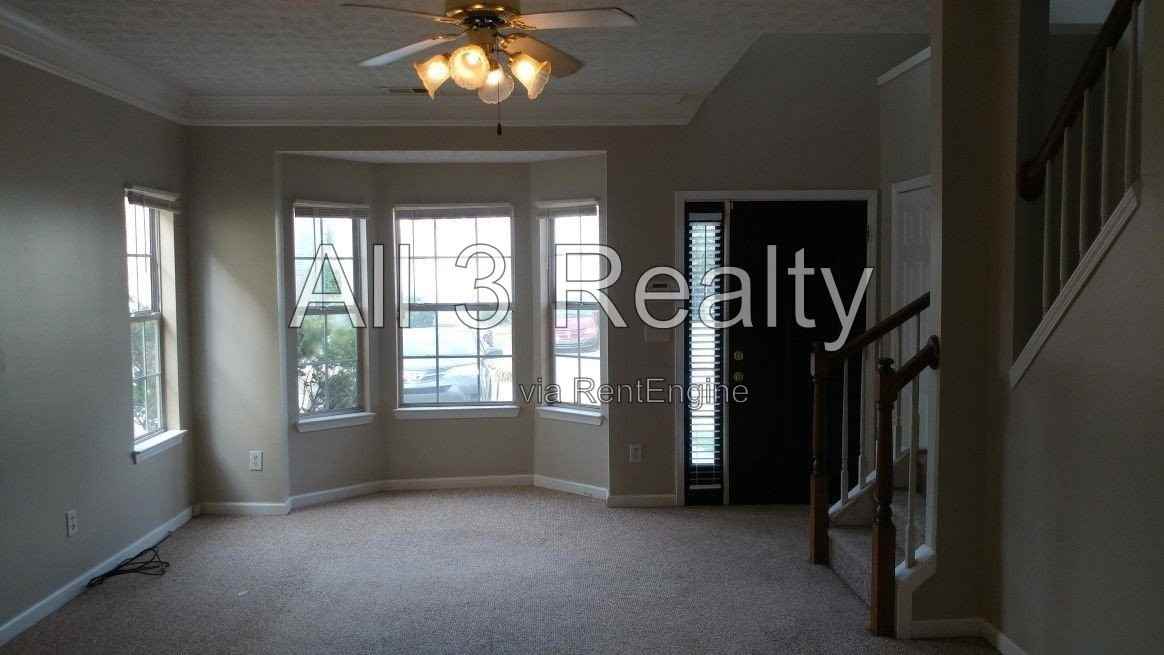 5670 Hampton Ct - Photo 2 of 24