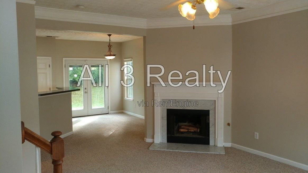 5670 Hampton Ct - Photo 3 of 24