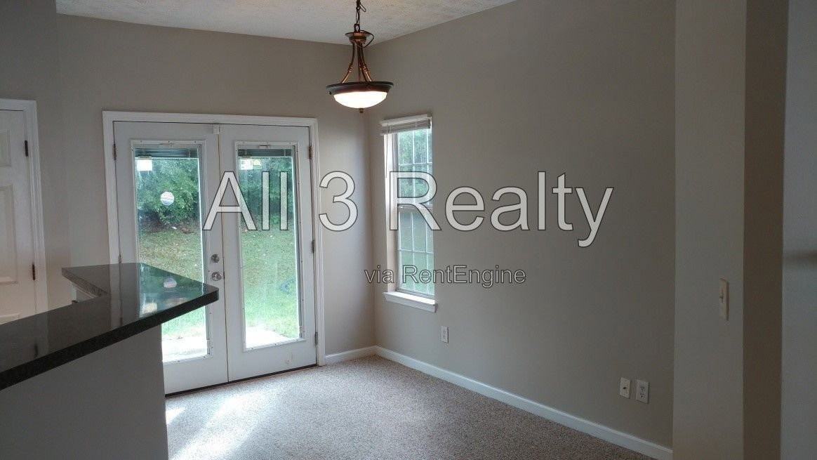 5670 Hampton Ct - Photo 6 of 24