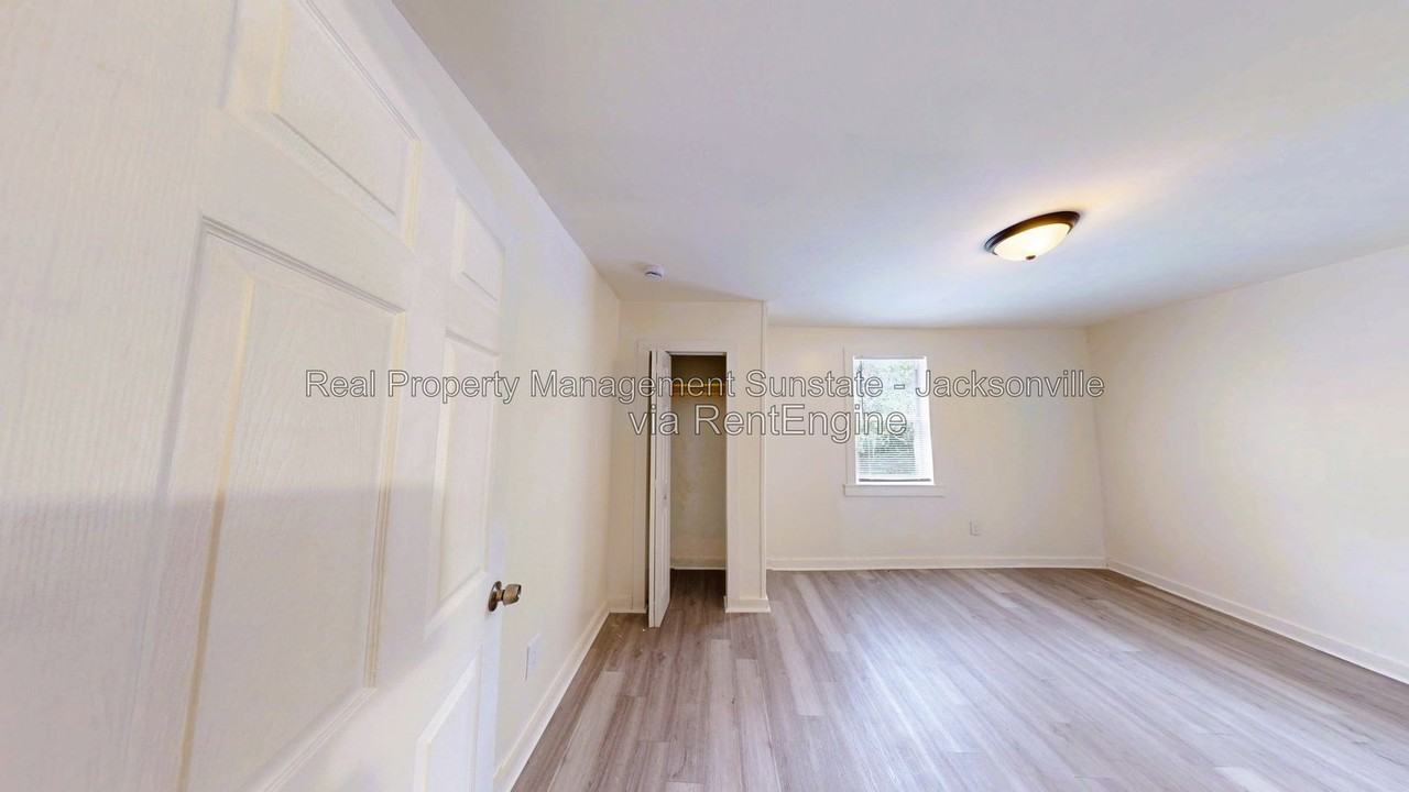 1997 W 20th St - Photo 6 of 17