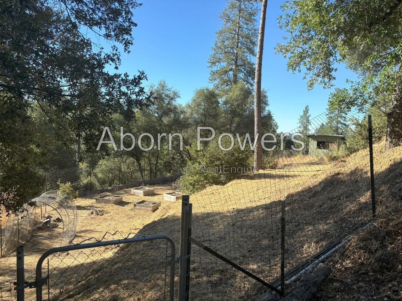 5791 Forest Lake Rd - Photo 5 of 23