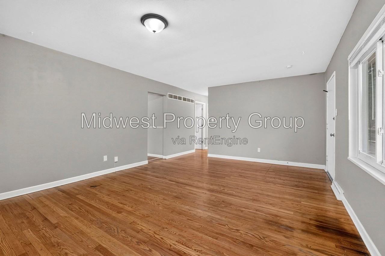 6717 Lightwood Dr - Photo 6 of 25