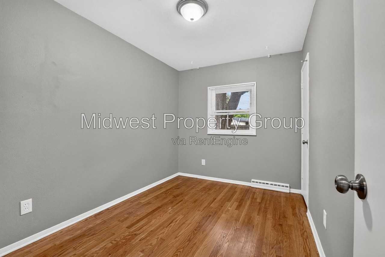 6717 Lightwood Dr - Photo 7 of 25