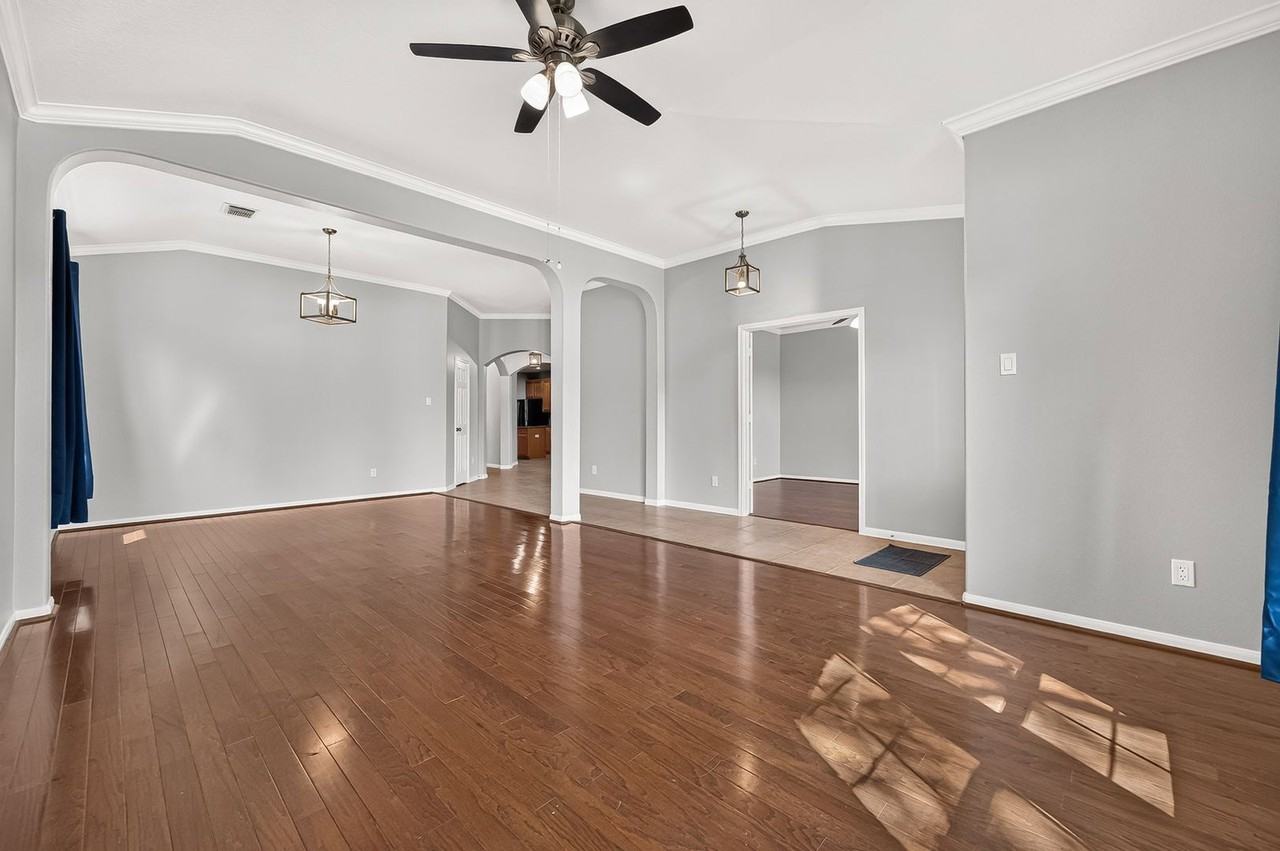 405 Wickford Ct - Photo 7 of 50
