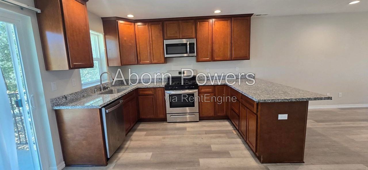 575 Racquet Way #C - Photo 4 of 11
