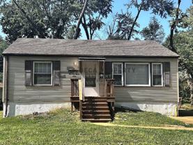 7740 Utica Dr - Photo 1 of 1