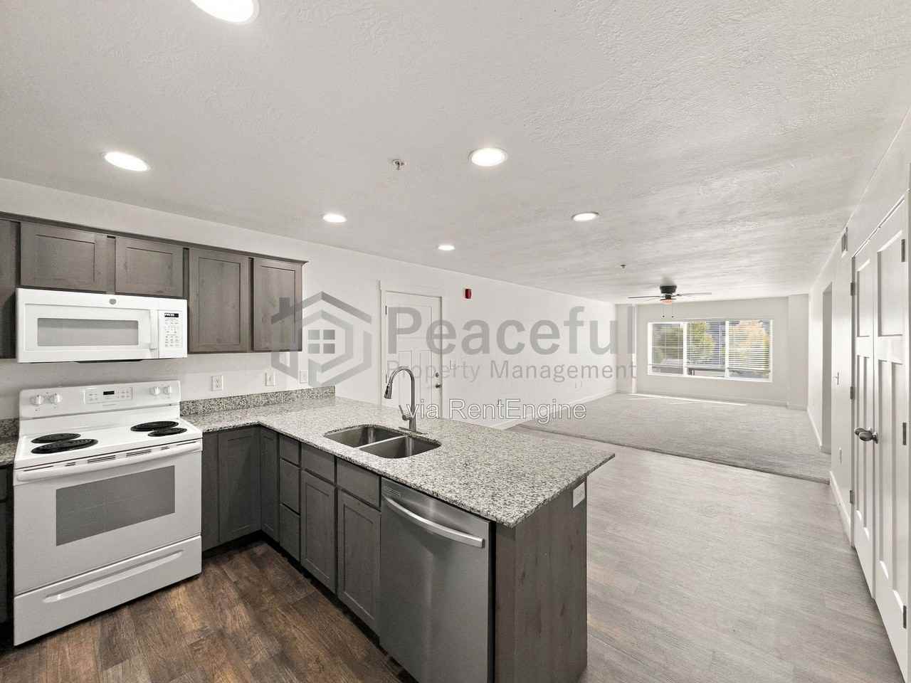 756 E 500 S #203 - Photo 3 of 18
