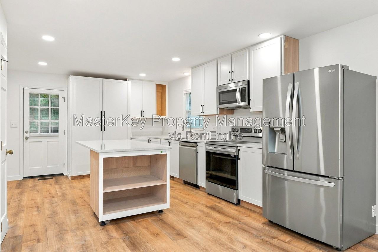 100 Strawbridge Ct - Photo 3 of 28
