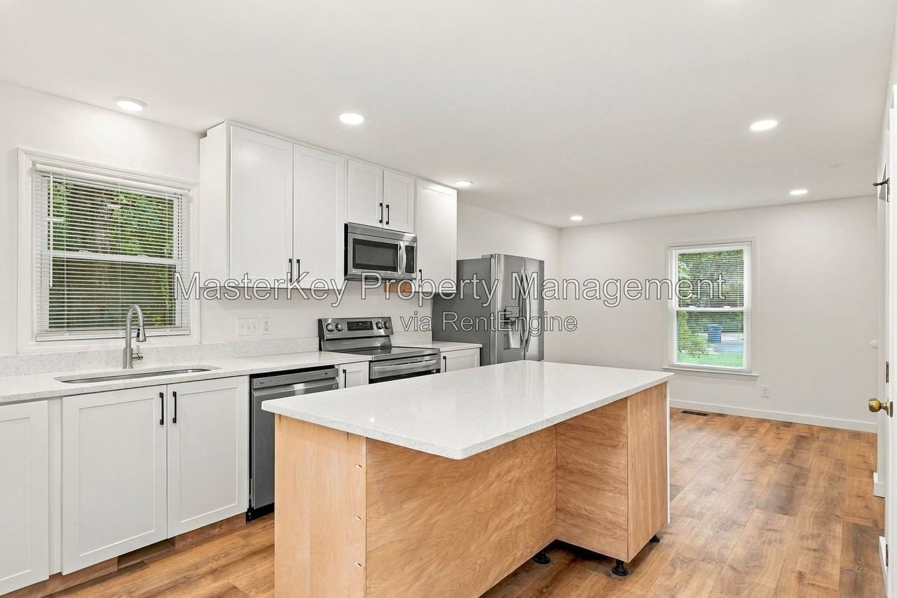 100 Strawbridge Ct - Photo 6 of 28