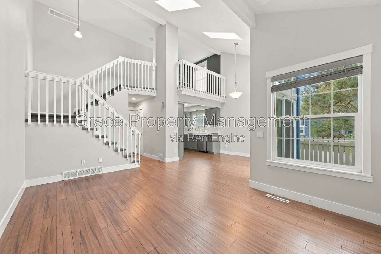 14221 E Radcliff Cir - Photo 4 of 27