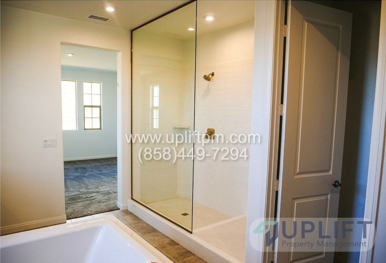 2412 Medley Ln - Photo 6 of 11