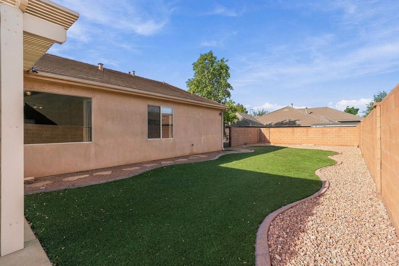 2144 W 1050 N - Photo 5 of 29