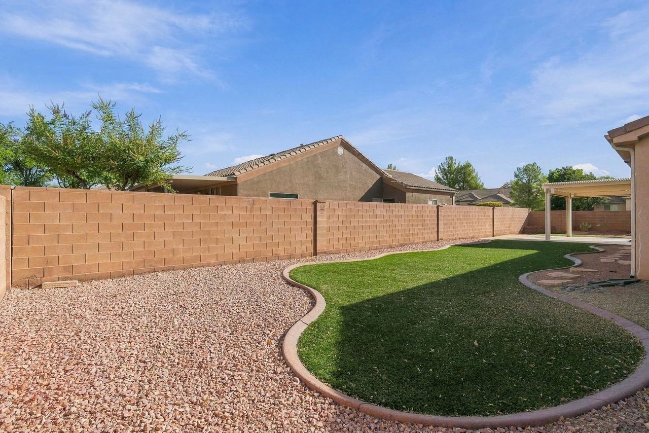 2144 W 1050 N - Photo 7 of 29