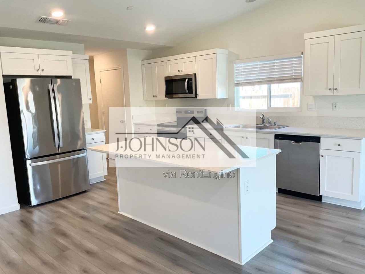 2451 Riparia St - Photo 2 of 16