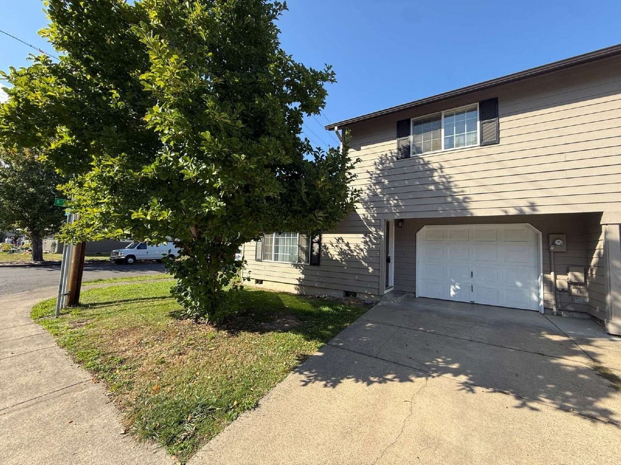 4950 Forsythia Dr - Photo 2 of 15