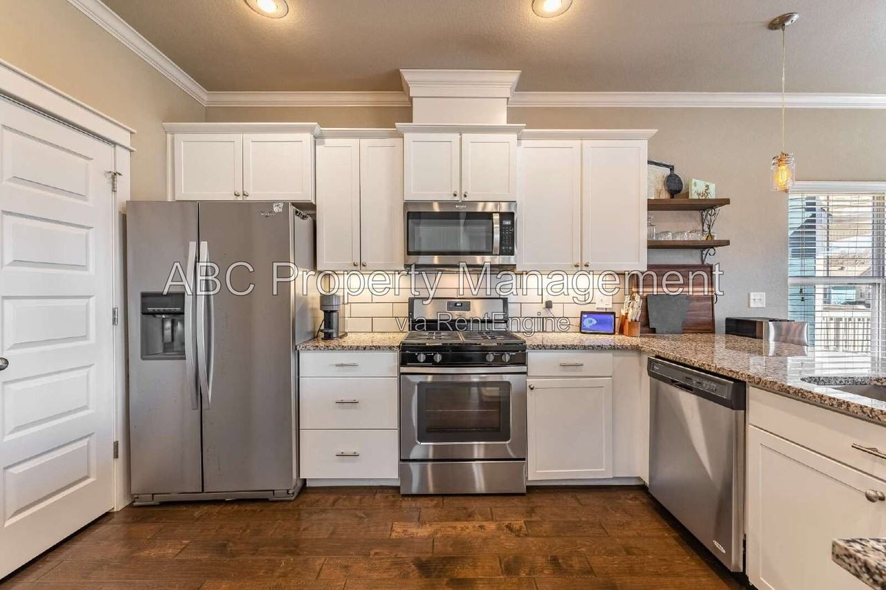 3821 W Pawnee Rd - Photo 2 of 26