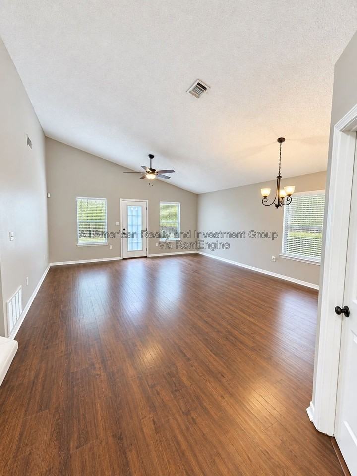 561 Rough Leaf Ln - Photo 3 of 14