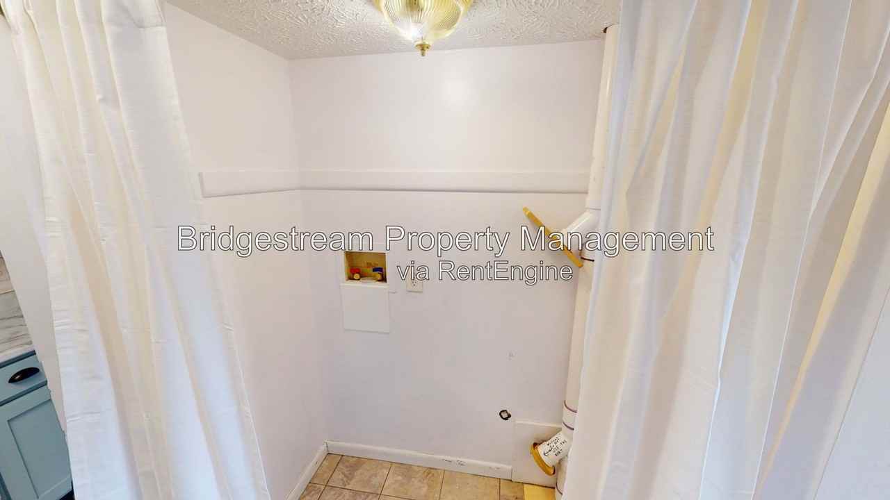 1431 Minstrel Dr #1 - Photo 5 of 10