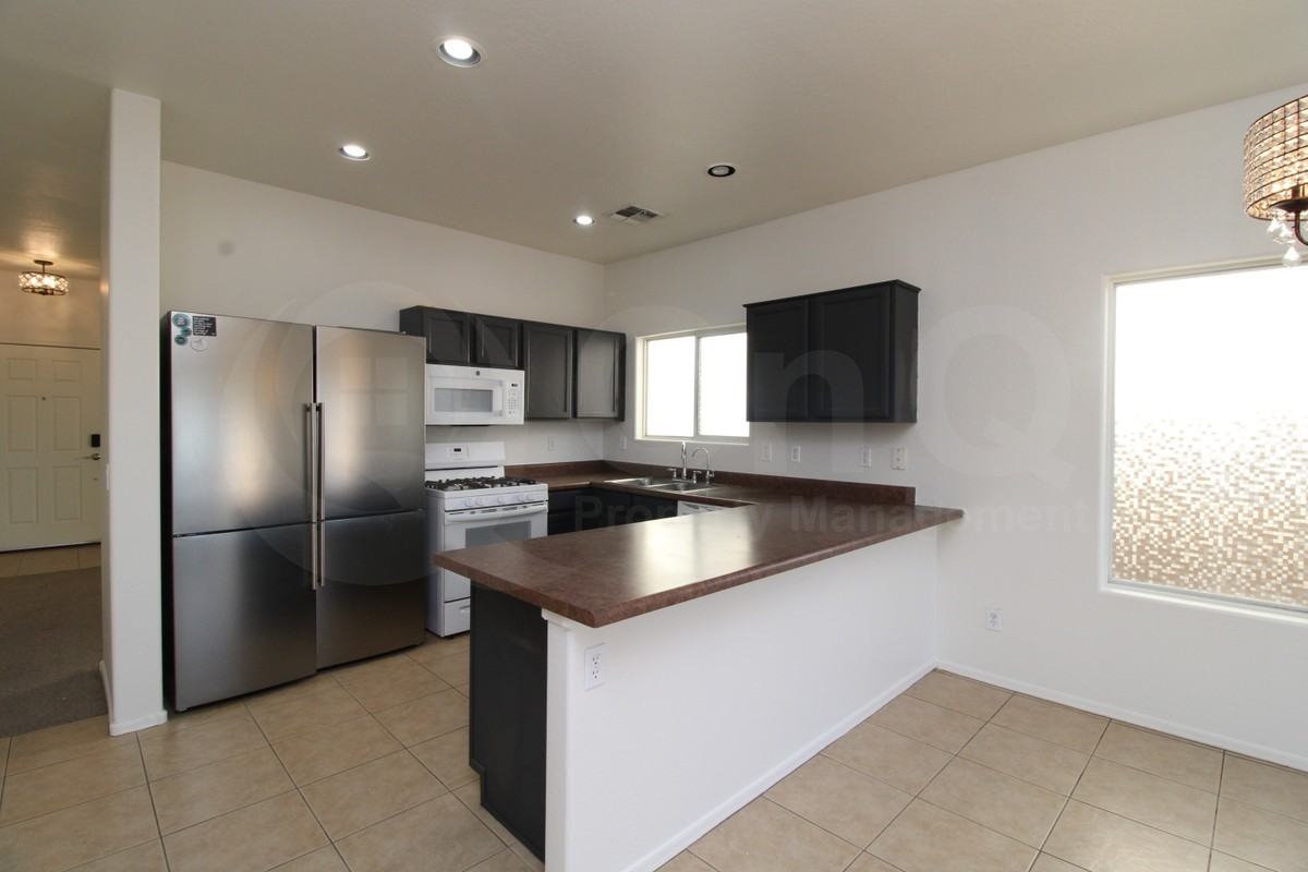 1407 S 7th St - Photo 3 of 21
